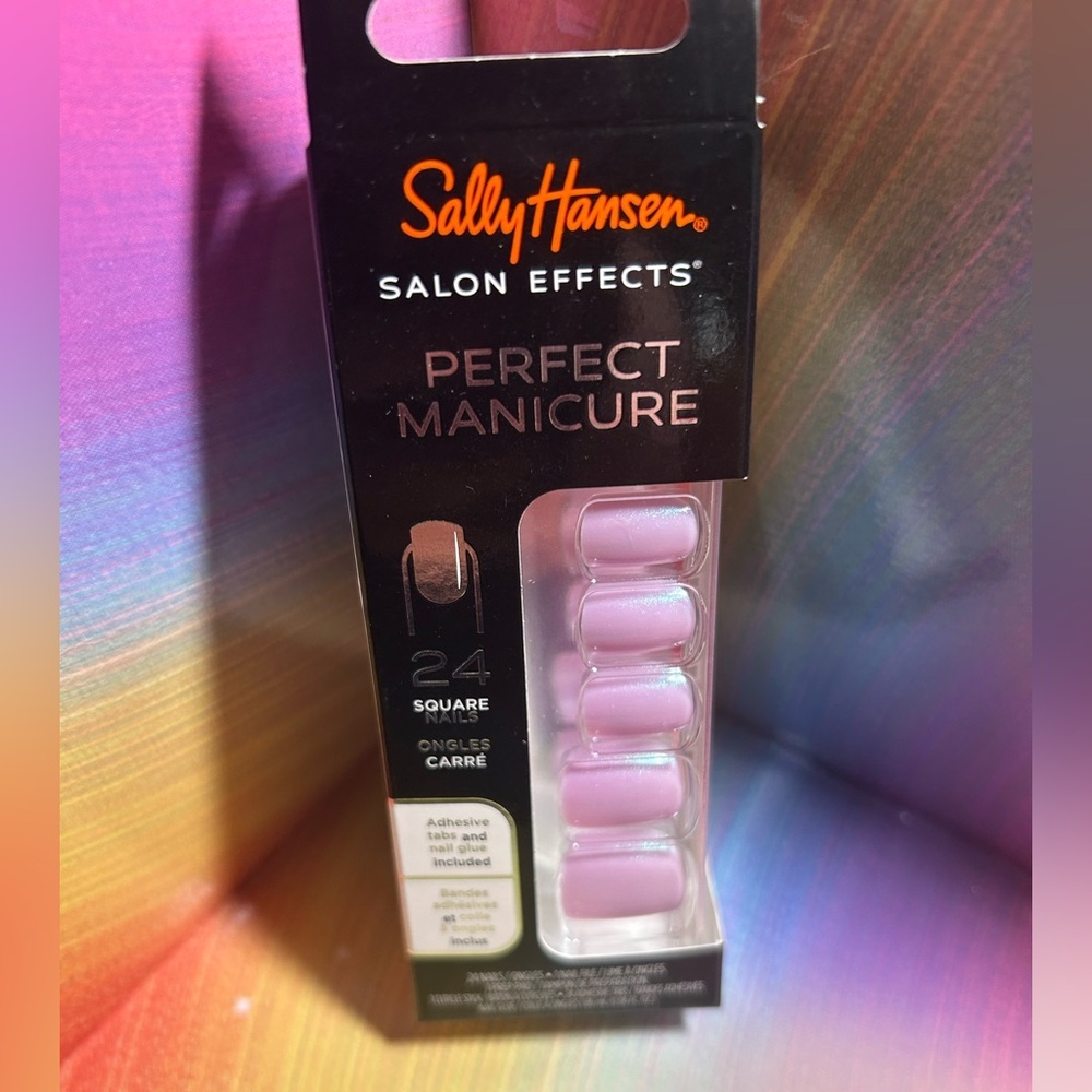 Sally Hansen Press‎ on nails in shimmery pink NWT